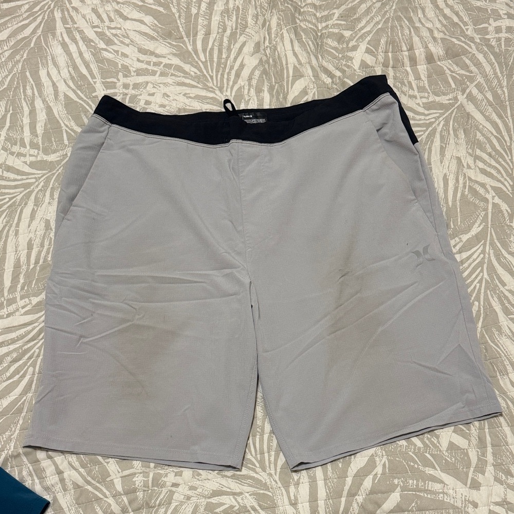 Hurley Men's Light Gray Athletic Shorts